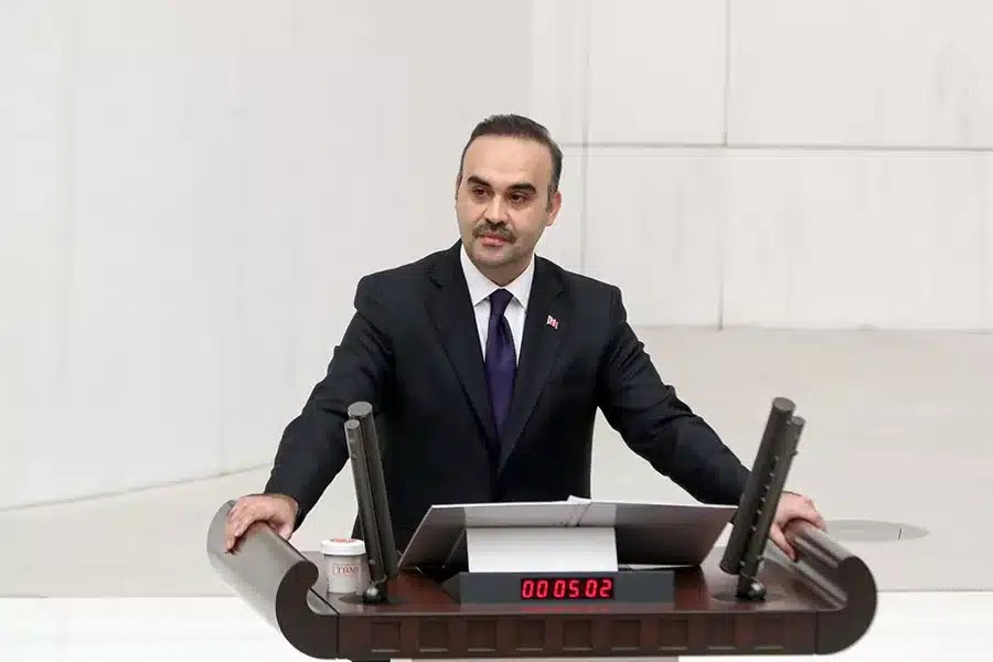 Bakan Kacır: Sanayicilerimiz üretiyor, Türkiye kalkınıyor Bakan Kacır: Sanayicilerimiz üretiyor, Türkiye kalkınıyor