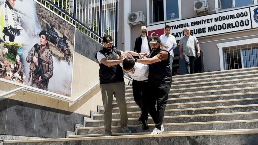 Tartıştığı kişiyi öldürdü; bavulda saklanırken yakalandı
