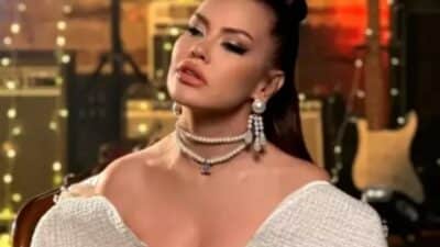 Şarkıcı Lara hastanede odasından yaptığı paylaşımla takipçilerini endişelendirdi.