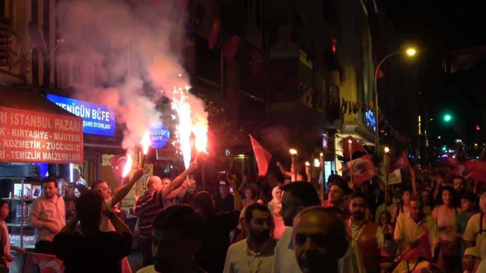 Bursa'da 30 Ağustos Zafer Bayramı büyük bir coşku ve katılımla