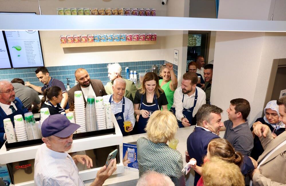 B Kafe’nin Emek Mahallesi’ndeki 9’uncu şubesinin açılışında konuşan Bursa Büyükşehir