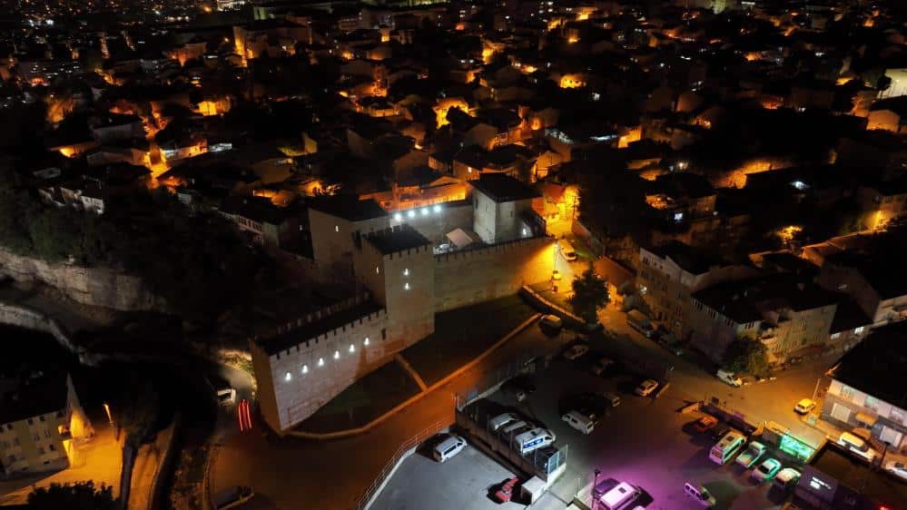 Bünyesindeki müzelerle kentin sahip olduğu tarihi ve kültürel zenginlikleri Bursalılarla