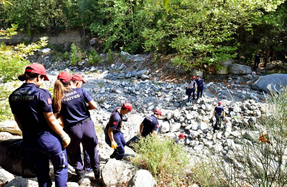 Bursa Büyükşehir Belediyesi'nin çevre bilincini yaygınlaştırmak hedefiyle başlattığı "Temizle, Yeşert,