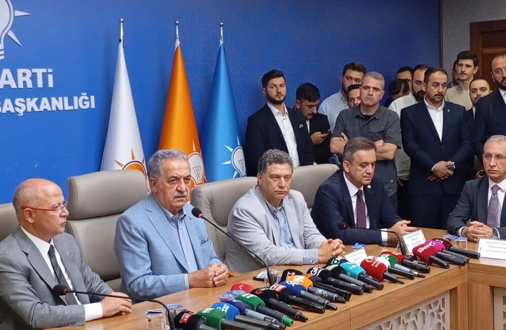 AK Parti Genel Başkan Yardımcısı ve Siyasi ve Hukuki İşler