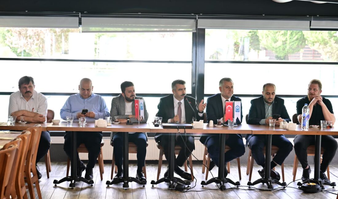 Yıldırım Belediye Başkanı Oktay Yılmaz, önceki dönemlerde görev yapan Belediye