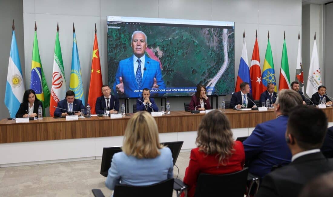 Bursa Büyükşehir Belediye Başkanı Mustafa Bozbey, dijital dünyanın önemli etkinliklerinden