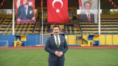Yenişehir Belediye Başkanı Ercan Özel, 29 Ekim Cumhuriyet Bayramı için