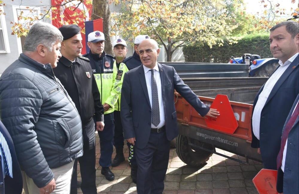 Traktörlerin karışabileceği muhtemel kazaları azaltmak ve vatandaşlarda farkındalık oluşturmak amacıyla