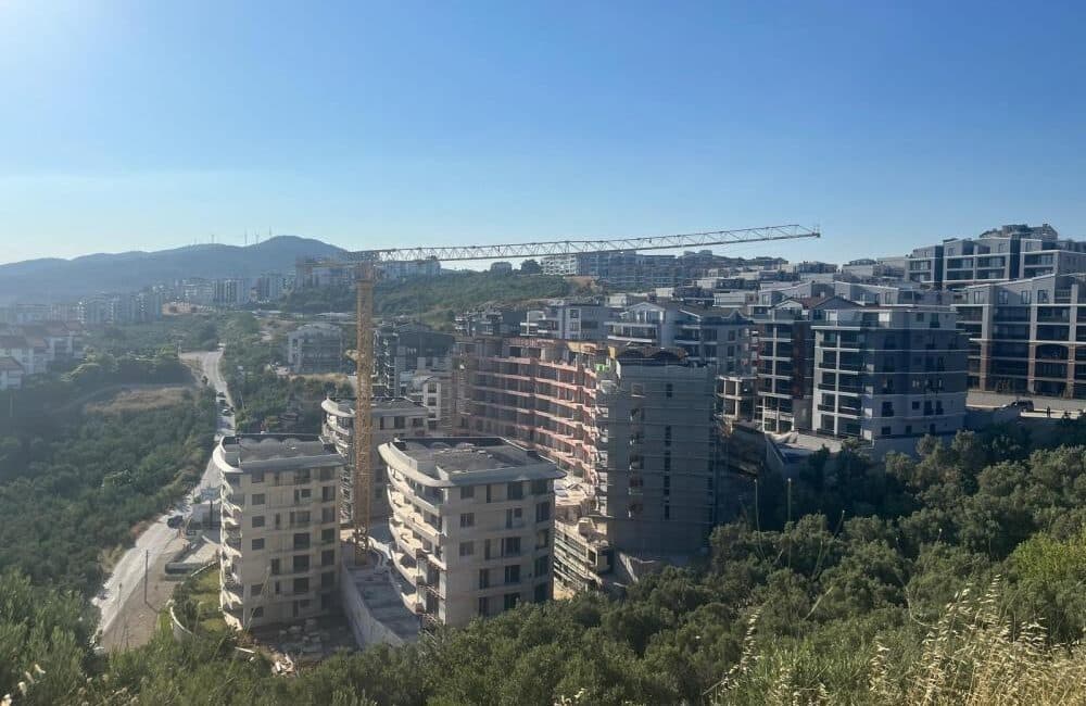 Bursa'nın Mudanya ilçesinde yargı kararına rağmen durdurulmayan inşaat, vatandaşları isyan