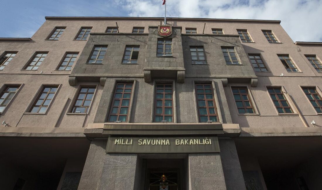 Milli Savunma Bakanlığı kaynaklarından gündemdeki gelişmelere ilişkin açıklamalarda bulundu. Cumhurbaşkanı