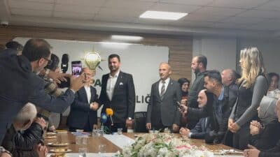 Bursa'nın Gemlik ilçesinde AK Parti’ye 800 yeni üye katıldı.