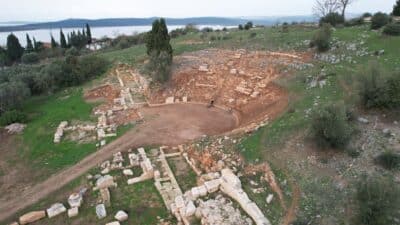 Nilüfer'in 2 bin yıllık tarihini barındıran Gölyazı'daki antik tiyatro kazıları