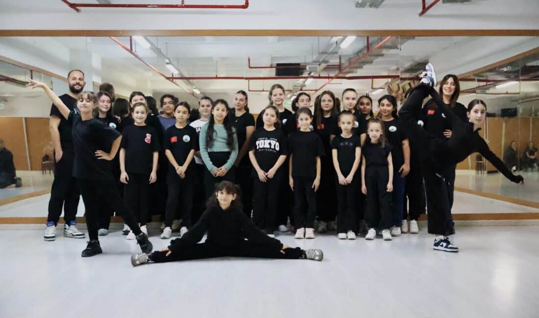 Osmangazi Belediyesi, düzenlediği dans kurslarıyla gençleri ritmin, sanatın ve hareketin