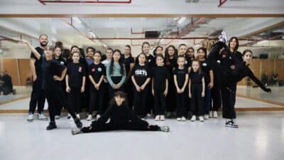 Osmangazi Belediyesi, düzenlediği dans kurslarıyla gençleri ritmin, sanatın ve hareketin