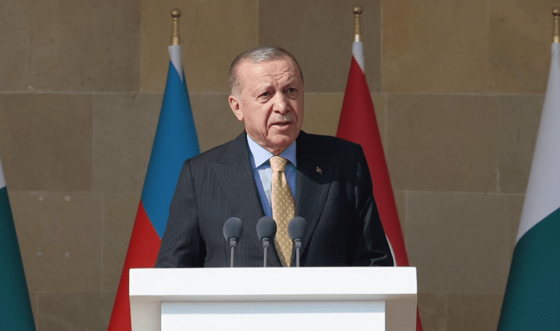 Cumhurbaşkanı Recep Tayyip Erdoğan, Azerbaycan ziyaretinin ardından dönüş yolunda uçakta