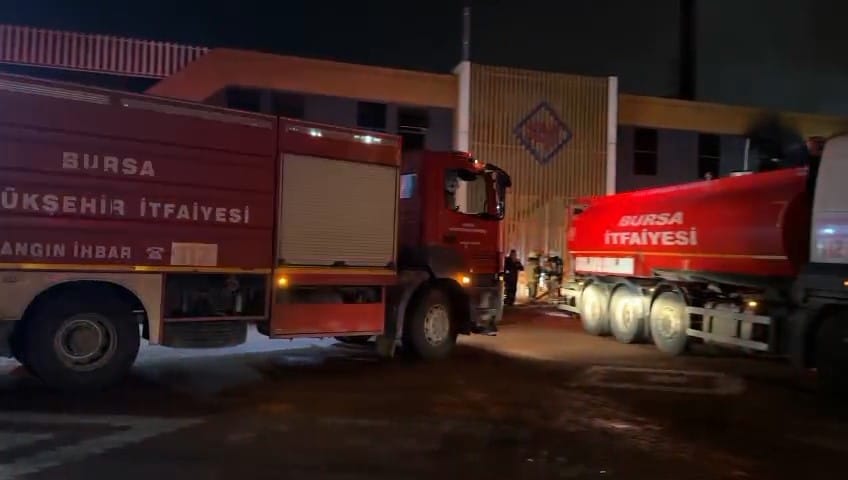 Bursa'nın Kestel ilçesinde bir tekstil fabrikasında çıkan yangın paniğe neden