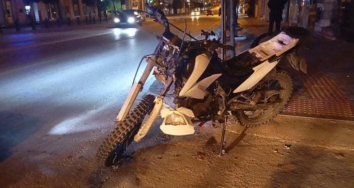  Bursa'nın Osmangazi ilçesinde meydana gelen trafik kazasında motosiklet sürücüsü