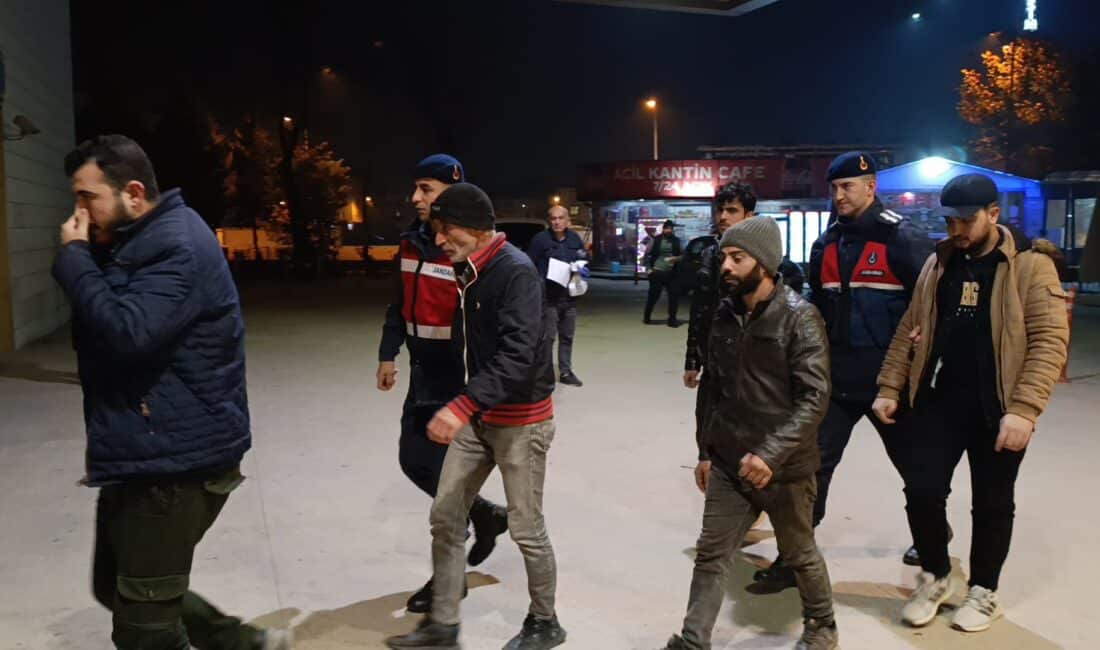 Bursa'nın İnegöl ilçesinde Jandarma Komutanlığı ekipleri tarafından 8 kaçak göçmen