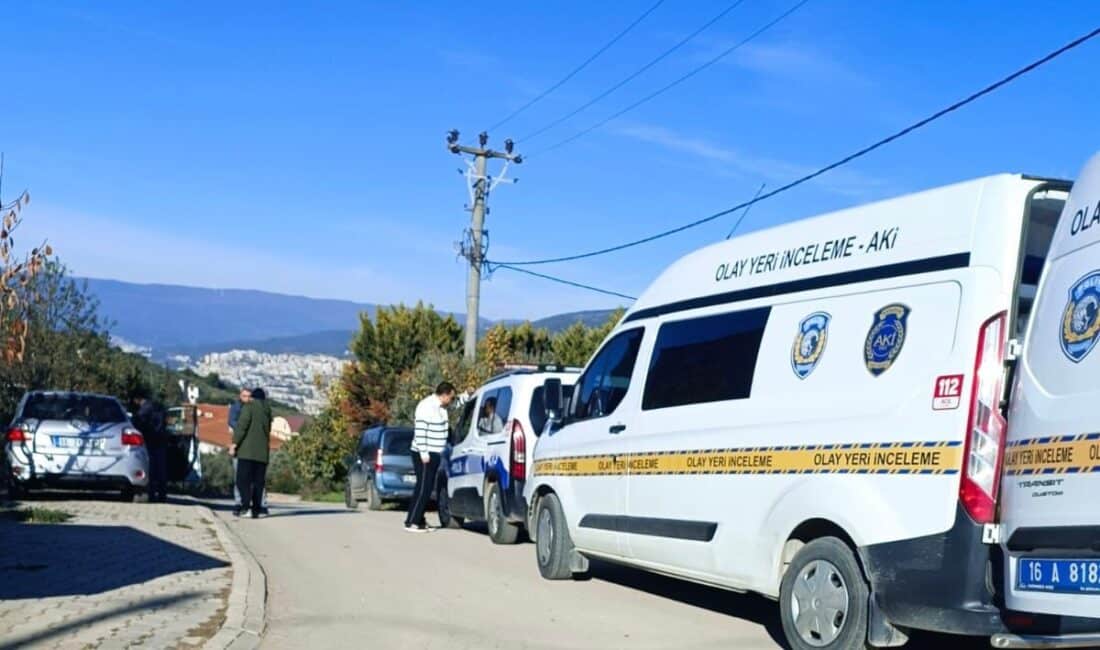Bursa'da araç içerisinde fenalaşan 63 yaşındaki adam, sağlık ekiplerinin tüm