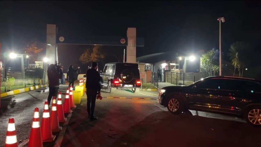 İstanbul Cumhuriyet Başsavcılığınca yürütülen uyuşturucu soruşturması çerçevesinde gözaltına ünlü isimler,