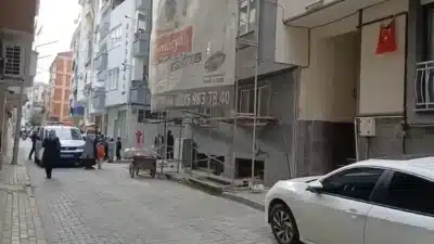 Bursa'nın Gemlik ilçesinde dış cephe kaplaması yaparken iskelenin 5'inci katından