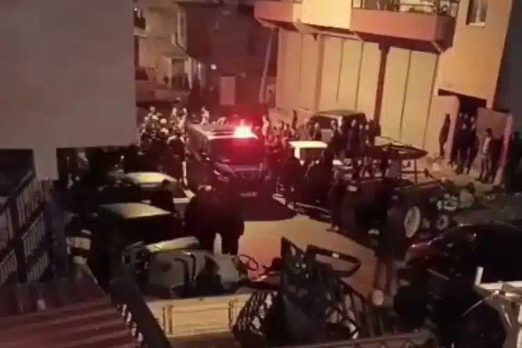 Hatay’da 2 aile arasında çıkan kavgada sokağın savaş alanına döndüğü