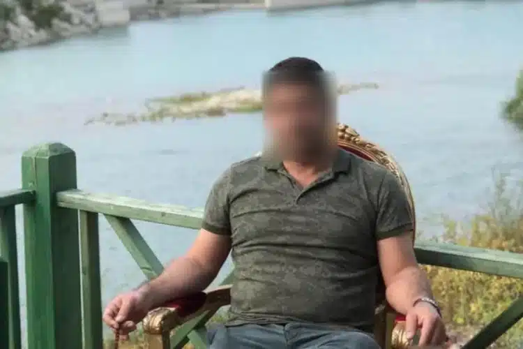 Adana polisinin uyuşturucu sattığı öne sürülen şahsın evine yaptığı baskında,