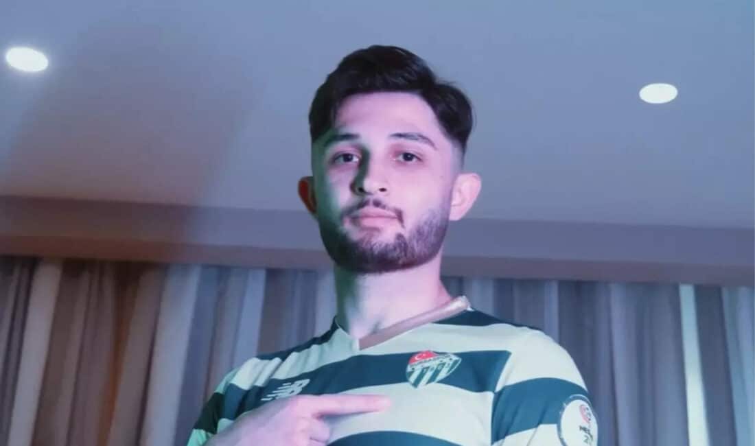 Bursaspor’un kadrosuna kattığını duyurduğu genç futbolcu Salih Kavrazlı, yeşil-beyazlı ekibin