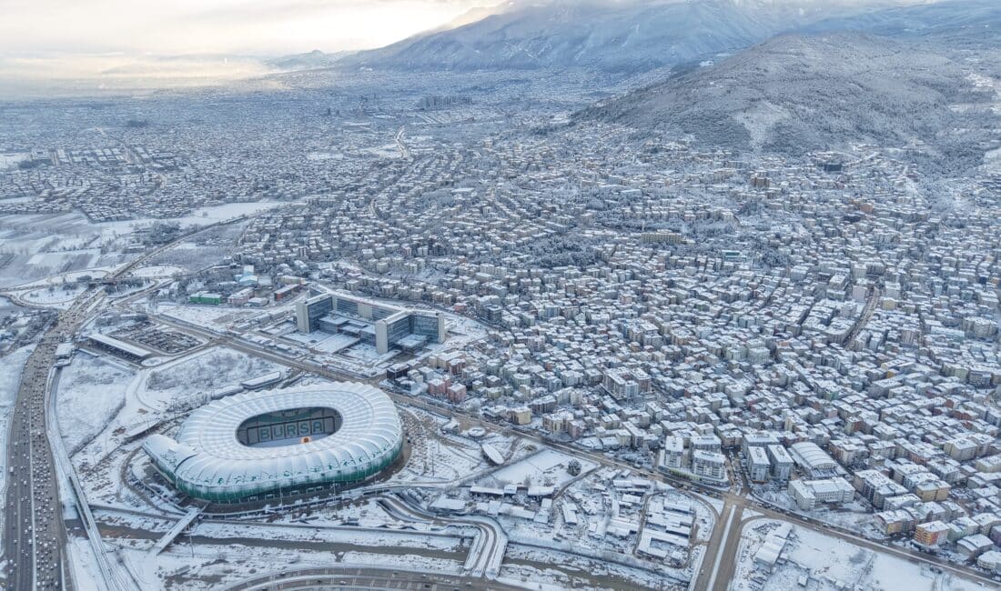 Bursa’da simge haline gelen mekanlar beyaza bürünürken, Timsah Arena Stadyumu'nun