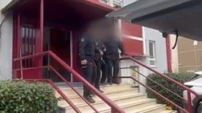 Bursa'nın Gürsu ilçesinde polis ekiplerince uyuşturucu ticareti yaptığı tespit edilen