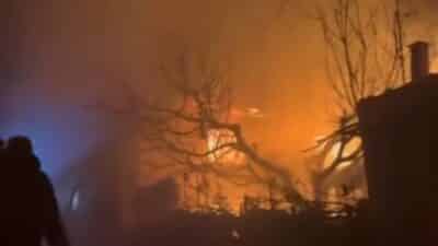 Bursa'nın Orhaneli ilçesinde gece saatlerinde çıkan yangında bir ev kullanılamaz