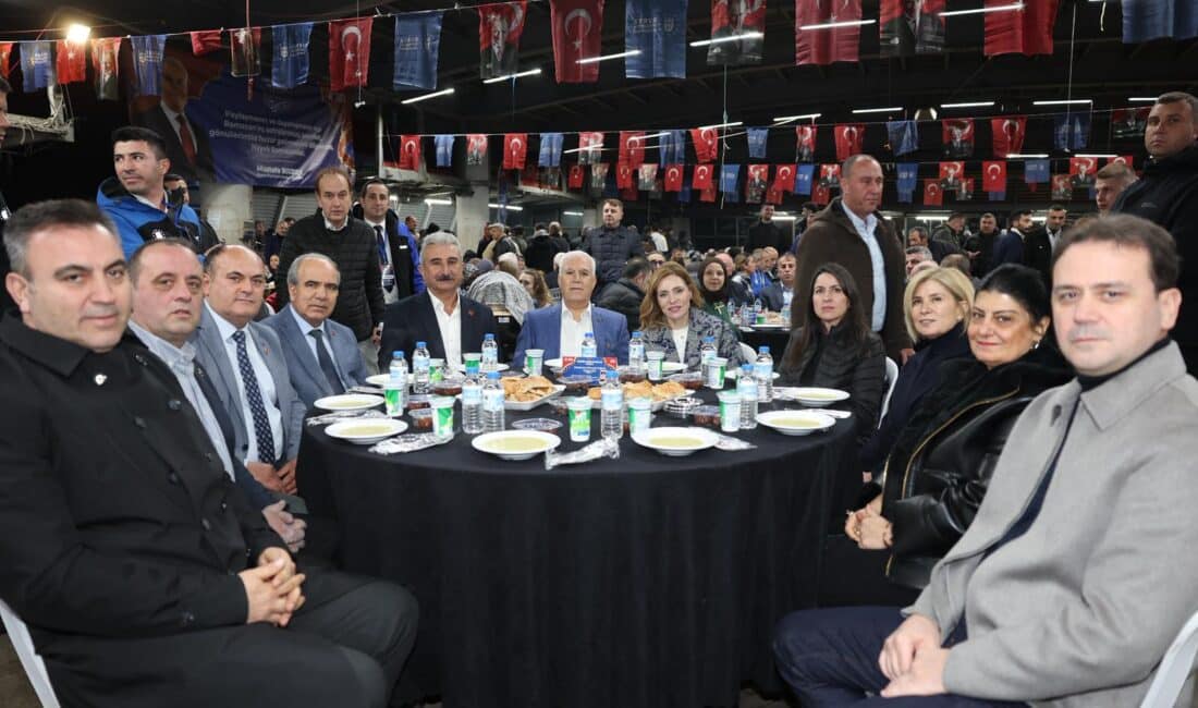 Bursa Büyükşehir Belediye Başkanı Mustafa Bozbey, eşi Seden Bozbey ile