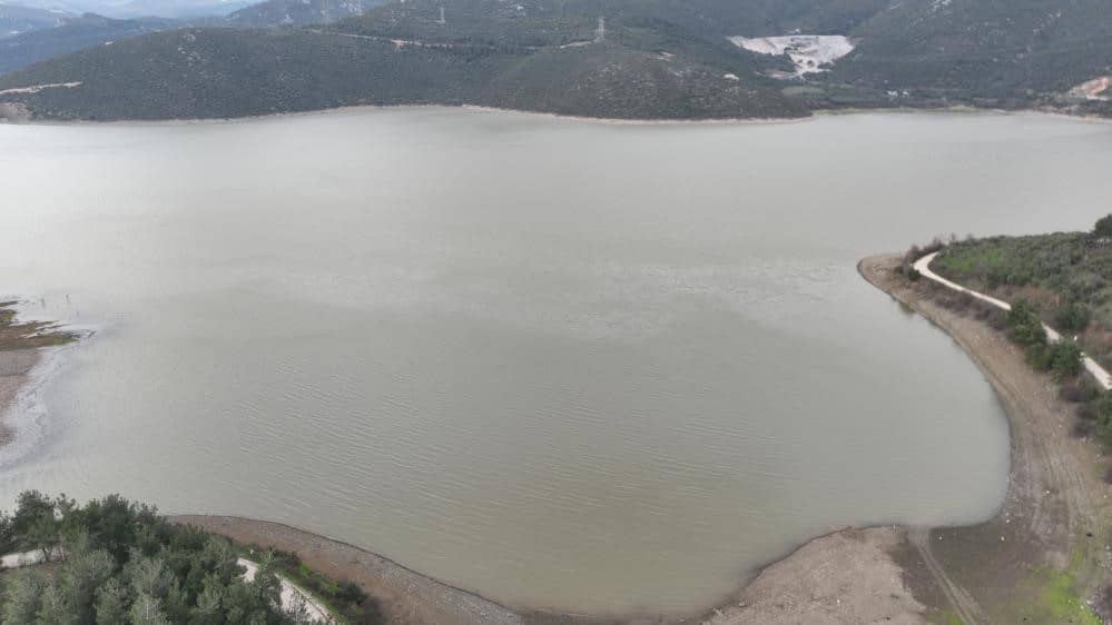 Bursa'nın dünyaca ünlü simge tarım ürünlerinden şeftali, armut ve siyah