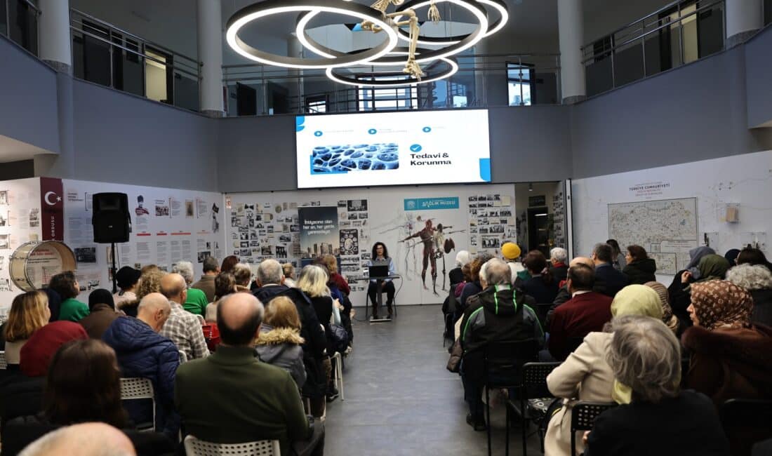 Nilüfer Belediyesi'nin düzenlediği "Kemik Erimesi ve Beslenme" başlıklı söyleşide konuşan