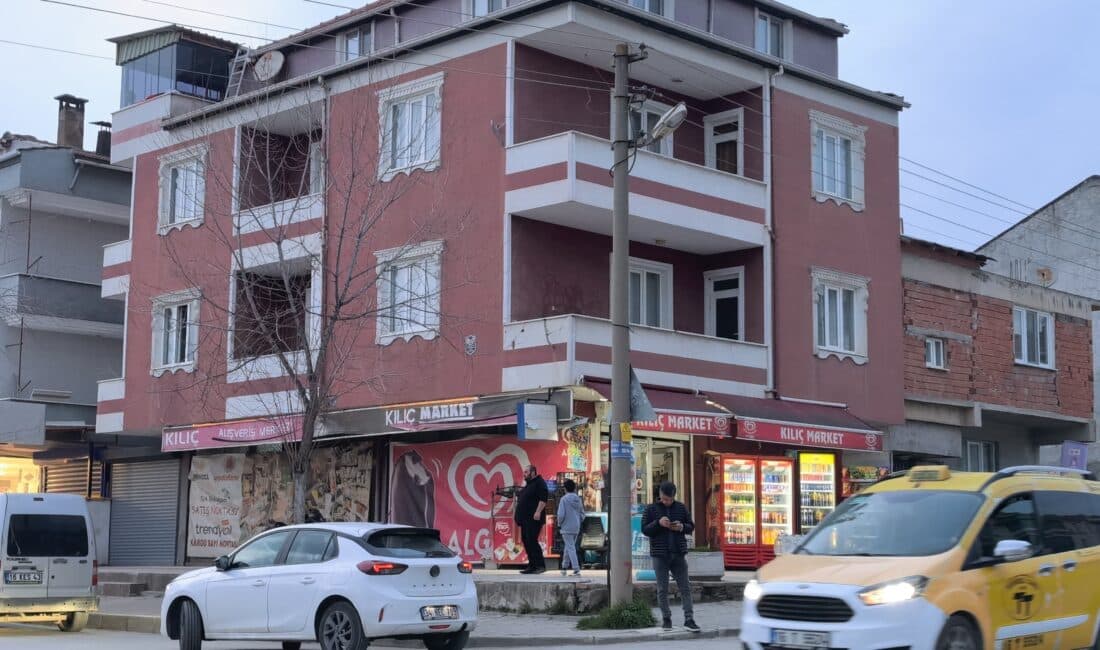 Bursa'nın İnegöl ilçesinde iftara dakikalar kala yaşanan olayda, boşanma aşamasındaki