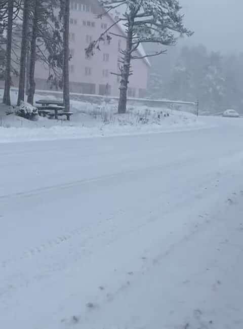 Kış turizminin önemli merkezlerinden Uludağ'da Şubat sonunda yağan kar yağışıyla