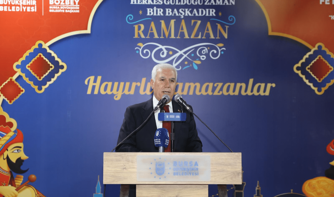  Bursa Büyükşehir Belediyesi’nin Kestel ilçesinde düzenlediği iftar programında konuşan Başkan