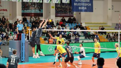 SMS Grup Efeler Ligi’nde daha önceden play-off’u garantileyen Bursa Büyükşehir