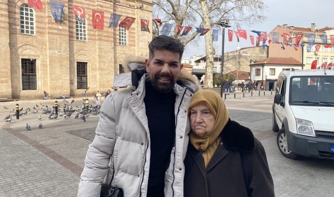 Ünlü sanatçı Mehmet Çevik, geçirdiği estetik operasyonun ardından Ramazan ayını