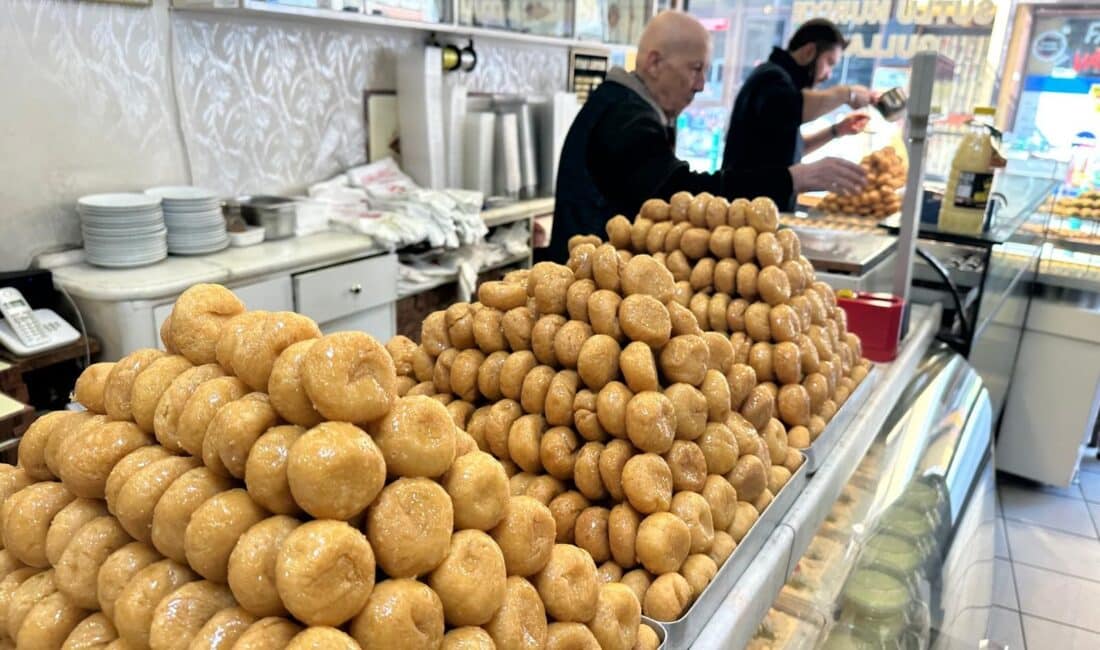  Bursa'da "Meraklı Baklavacı" olarak tanınan Mehmet Ali Baba tarafından ilk kez