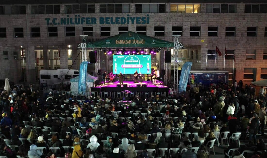 Nilüfer Belediyesi’nin Cumhuriyet Meydanı’nda düzenlediği Ramazan Sokağı etkinliklerinin son konuğu