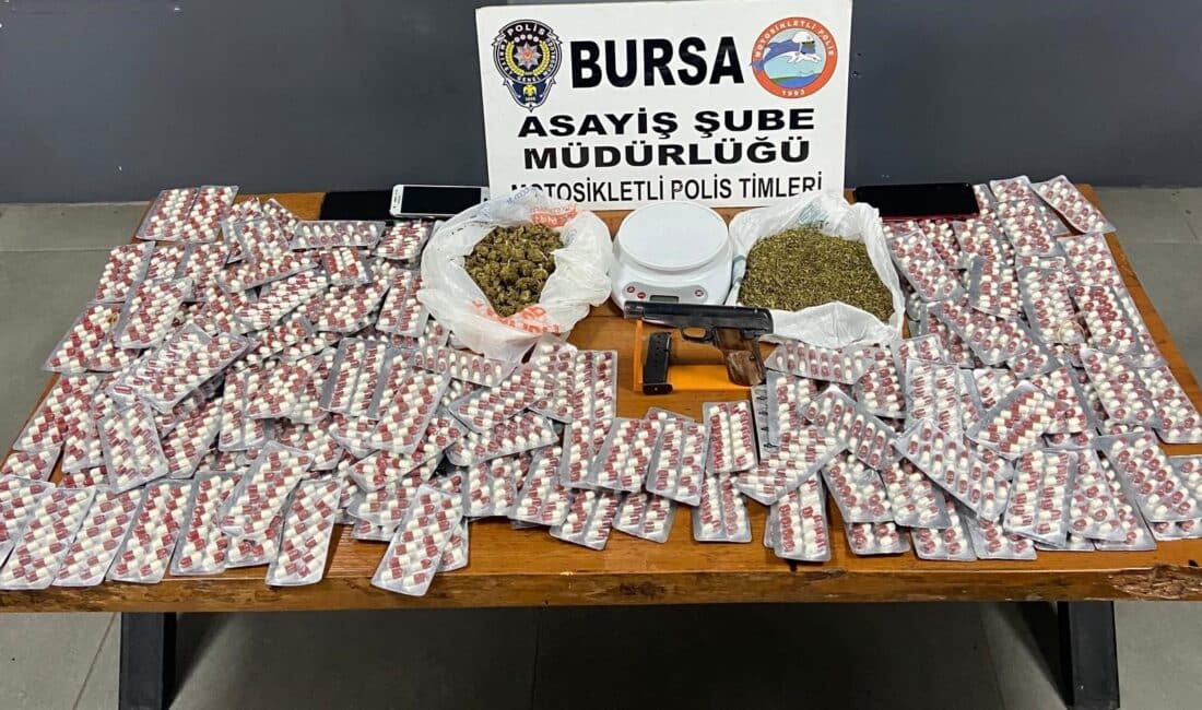 Bursa’da polis ekiplerinin yaptığı denetimde "dur" ihtarına uymayarak kaçan şüpheli,