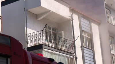 Bursa'nın İnegöl ilçesinde bir dairenin mutfağında iftar hazırlığı sırasında çıkan