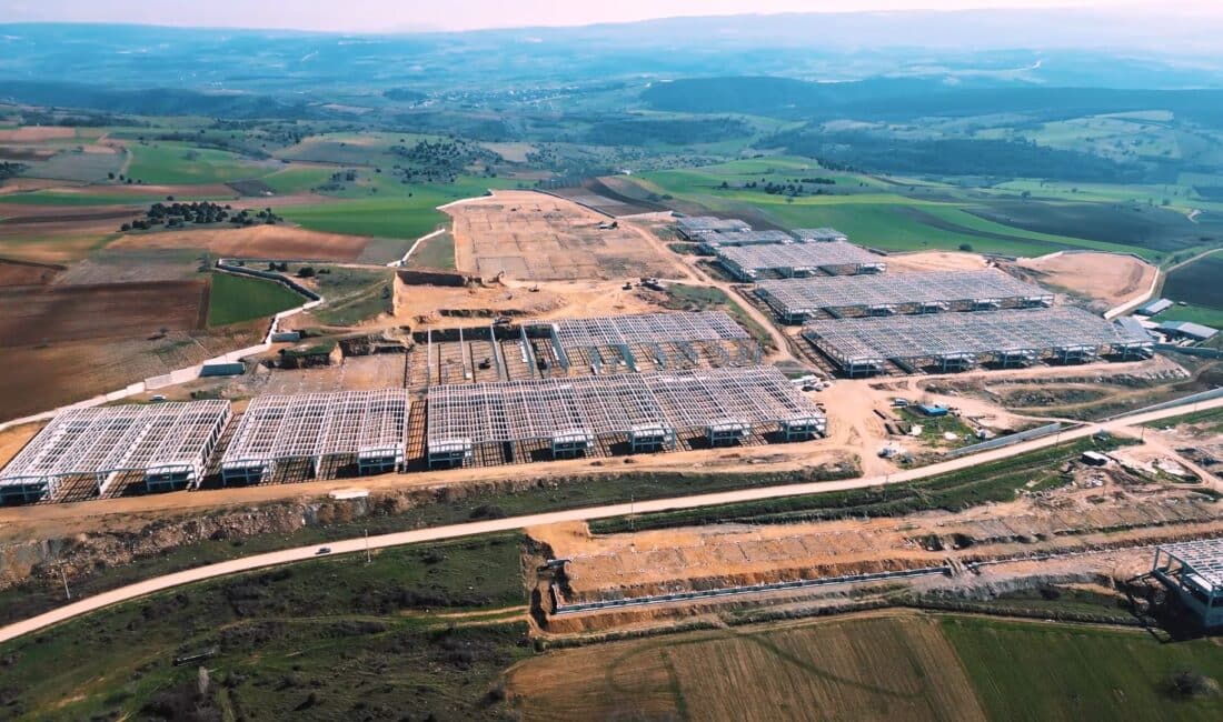 Yenişehir Belediye Başkanı Ercan Özel, Subaşı Mahallesi’nde yapımı hızla devam