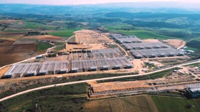 Yenişehir Belediye Başkanı Ercan Özel, Subaşı Mahallesi’nde yapımı hızla devam