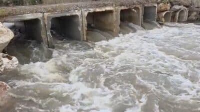 Bursa’nın İznik ilçesinde, yaz aylarında neredeyse tamamen kuruyan Karasu Deresi,