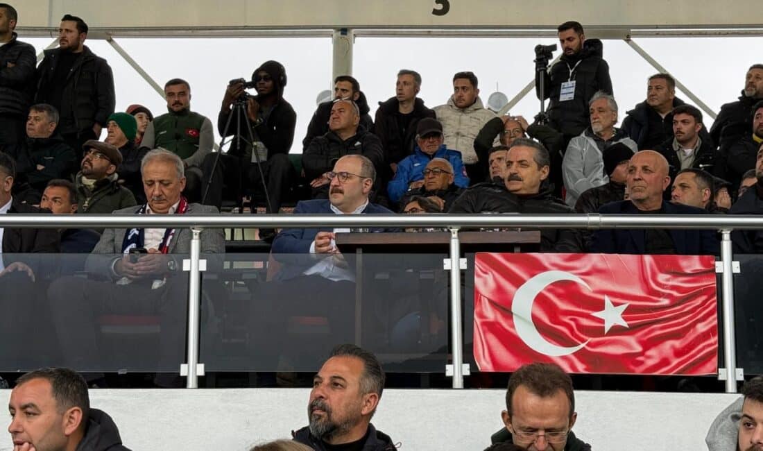 TFF 2. Lig'de şampiyonluk yolunda büyük önem taşıyan Fethiye-Bursaspor karşılaşması,