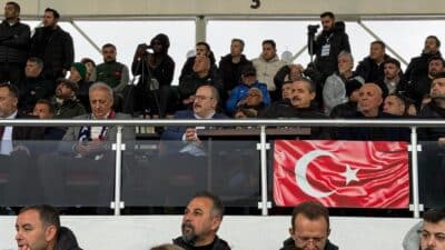 TFF 2. Lig'de şampiyonluk yolunda büyük önem taşıyan Fethiye-Bursaspor karşılaşması,