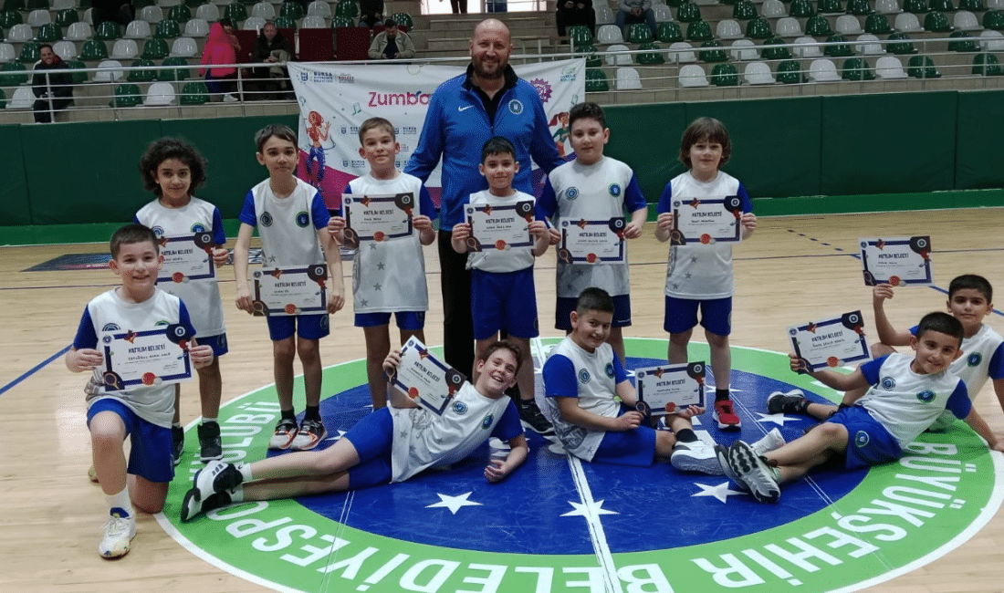 Bursa Büyükşehir Belediyesi tarafından düzenlenen Kış Spor Okulları’nda altınca dönemi