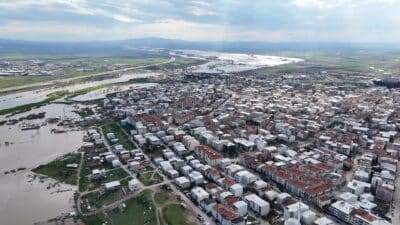 Bursa’da 3 gün aralıksız yağan yağmurların ardından Karacabey ilçesine bağlı